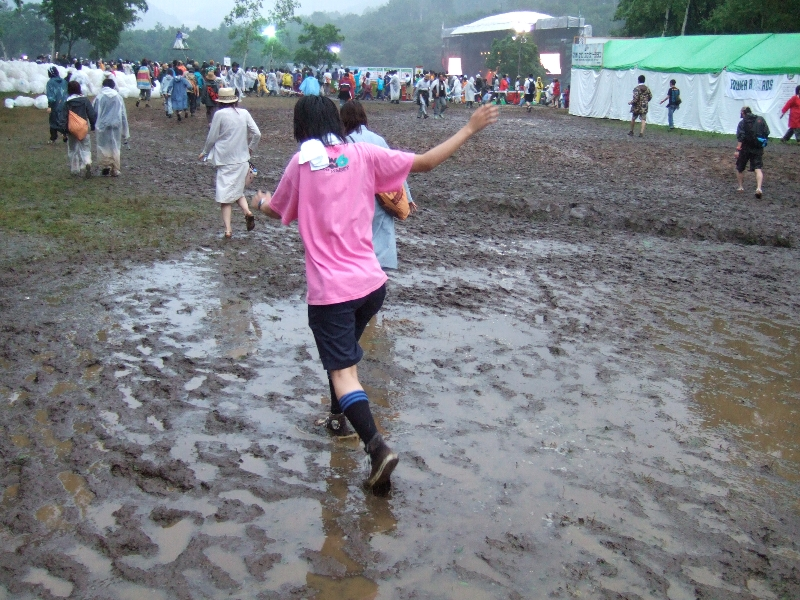 05年特別編・会場内の泥道